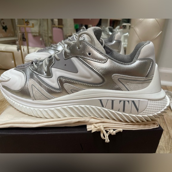 VALENTINO GARAVANI Wade Runner Sneakers - Picture 10 of 15